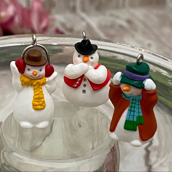 2005 Hallmark Keepsake Set of 3 Snowman Miniature Ornaments - Picture 7 of 10